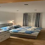 Vujina - One Bedroom And Balcony *