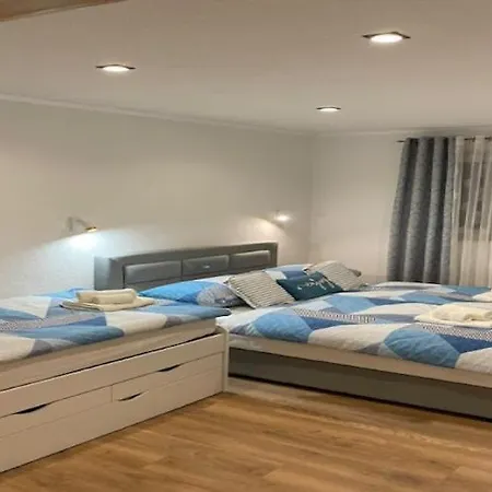 Vujina - One Bedroom And Balcony Apartamento