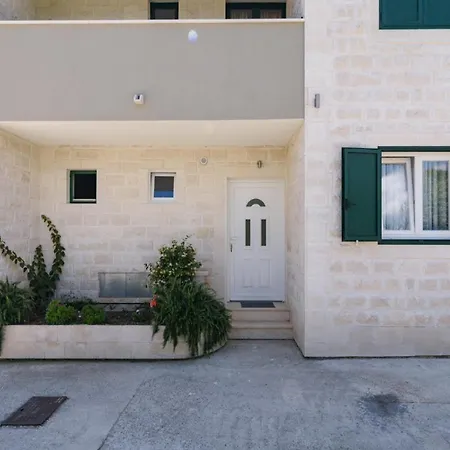 Appartamento Vujina - One Bedroom And Balcony *
