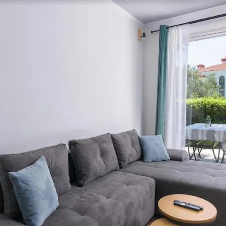 Apartamento Vujina - One Bedroom And Balcony Kaštela
