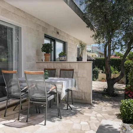 Apartamento Vujina - One Bedroom And Balcony Kaštela